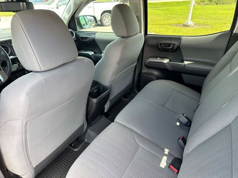 Used 2019 Toyota Tacoma SR5 image 17
