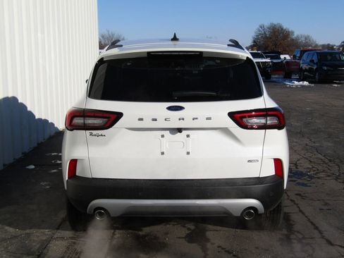 New 2026 Ford Escape SE image 4