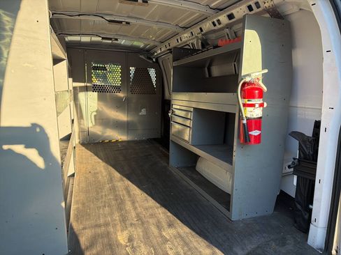 Used 2019 Chevrolet Express 2500 w/ Driver Convenience Package RWD image 8