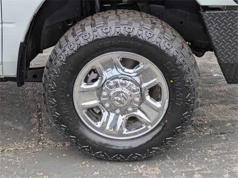 Used 2022 RAM 2500 Tradesman w/ Chrome Appearance Group image 11