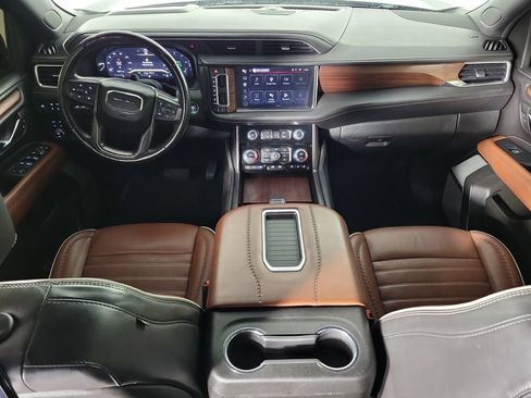 Used 2023 GMC Yukon Denali Ultimate AWD/4WD image 16