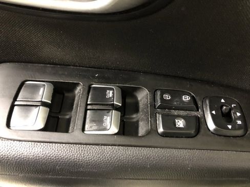 Used 2017 Kia Soul + image 35