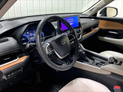 Certified 2024 Toyota Grand Highlander AWD image 15