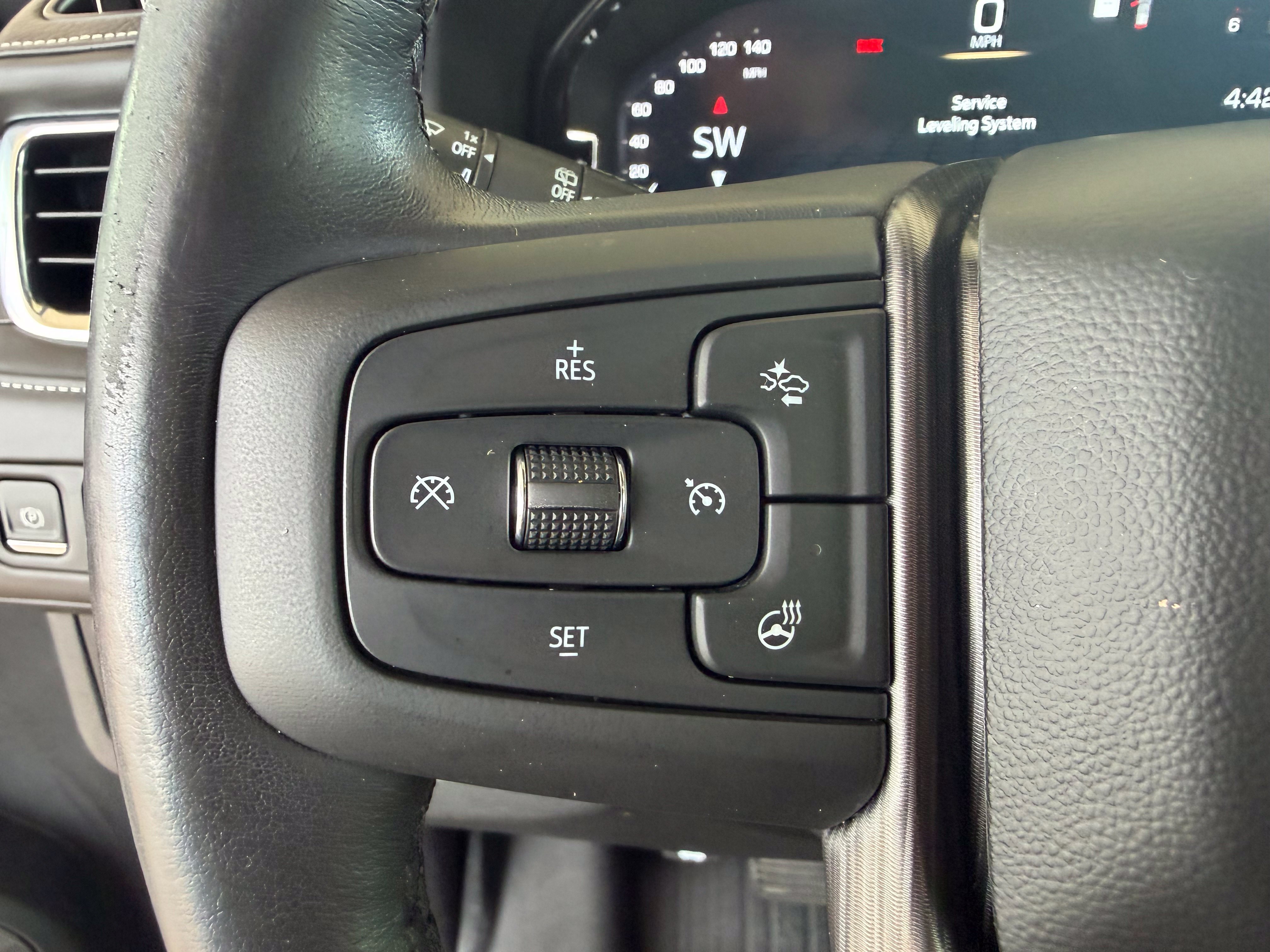 Used 2023 GMC Yukon XL Denali Ultimate AWD/4WD image 36
