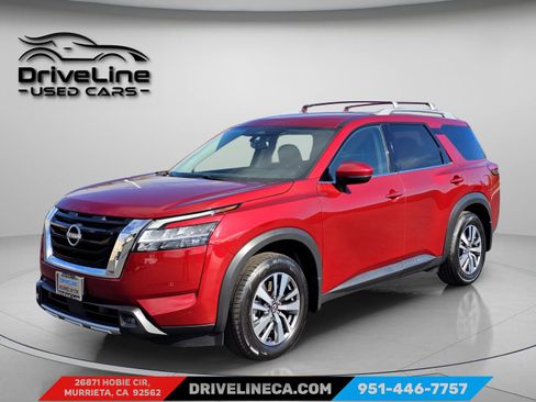 Used 2022 Nissan Pathfinder SL FWD image 1