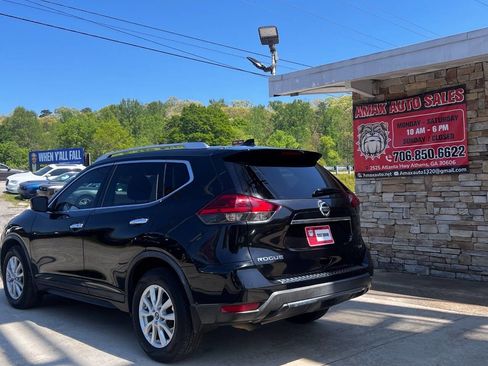 Used 2017 Nissan Rogue SV image 4