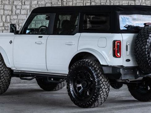 Used 2021 Ford Bronco Outer Banks image 9