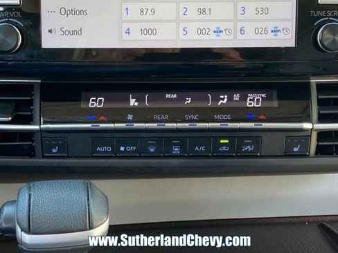 Used 2024 Toyota Sienna XLE AWD/4WD image 28