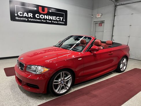 Used 2010 BMW 135i Convertible w/ Premium Pkg image 2