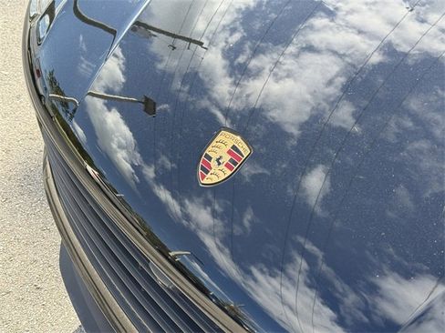 Used 2021 Porsche Macan S image 6