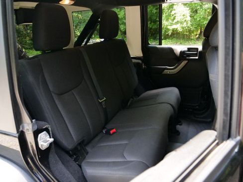 Used 2016 Jeep Wrangler Unlimited Sport w/ Quick Order Package 24S AWD/4WD image 34