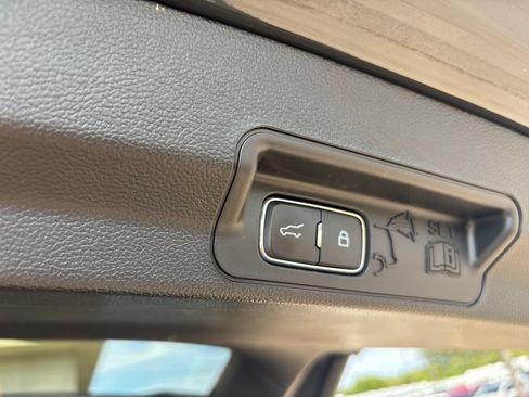 Used 2024 Ford Explorer XLT w/ Equipment Group 202A AWD/4WD image 29