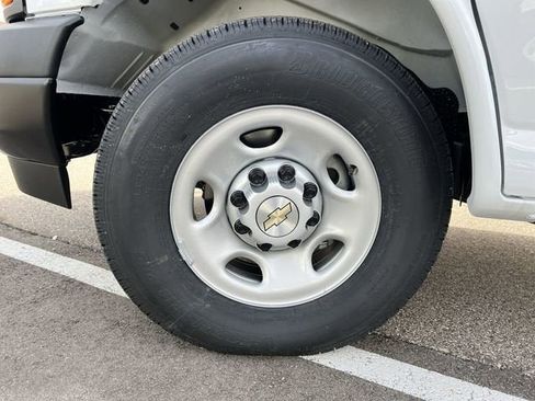 New 2026 Chevrolet Express 3500 LS RWD image 31