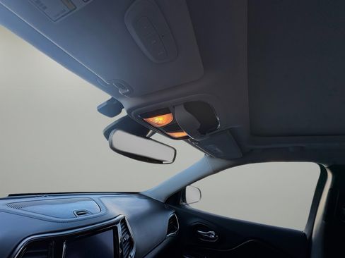 Used 2021 Jeep Cherokee Limited w/ Elite Package image 16