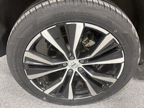 Used 2024 Volvo XC60 B5 Plus AWD/4WD image 14