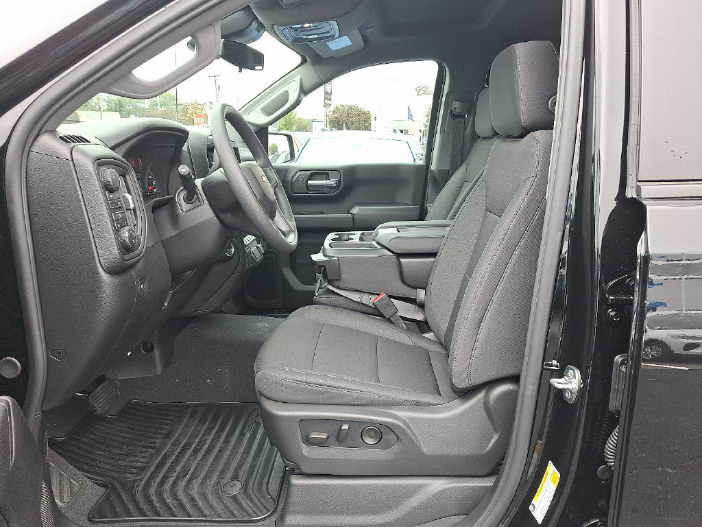 New 2026 Chevrolet Silverado 1500 Custom w/ Turbomax Blackout Package AWD/4WD image 6