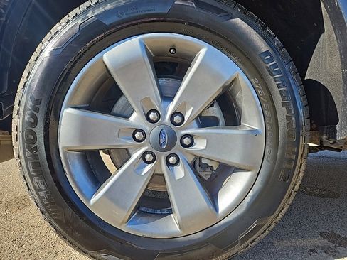 Used 2018 Ford F150 Platinum w/ Equipment Group 701A Luxury image 7