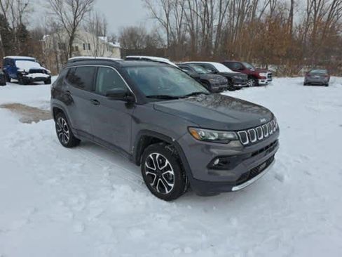 Used 2022 Jeep Compass Limited image 2