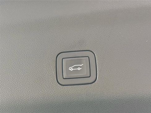 Used 2024 GMC Yukon Denali w/ LPO, Floor Liner Package image 39