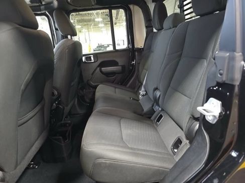 Used 2022 Jeep Gladiator Sport AWD/4WD image 14