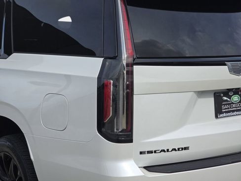 Used 2024 Cadillac Escalade ESV Sport Platinum w/ LPO, ONYX Package AWD/4WD image 40