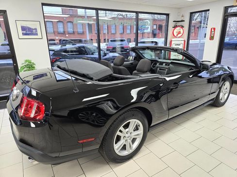 Used 2012 Ford Mustang Convertible image 11