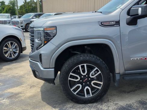 Used 2024 GMC Sierra 1500 AT4 w/ Technology Package AWD/4WD image 9
