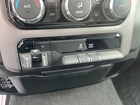 Used 2022 RAM 1500 Big Horn image 25