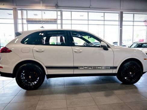 Used 2018 Porsche Cayenne Platinum Edition AWD/4WD image 5