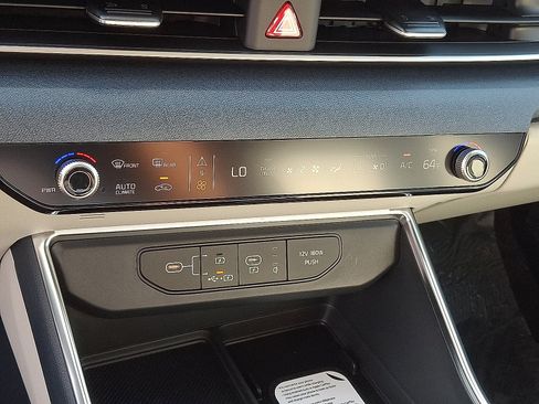 New 2026 Kia Carnival EX FWD image 11