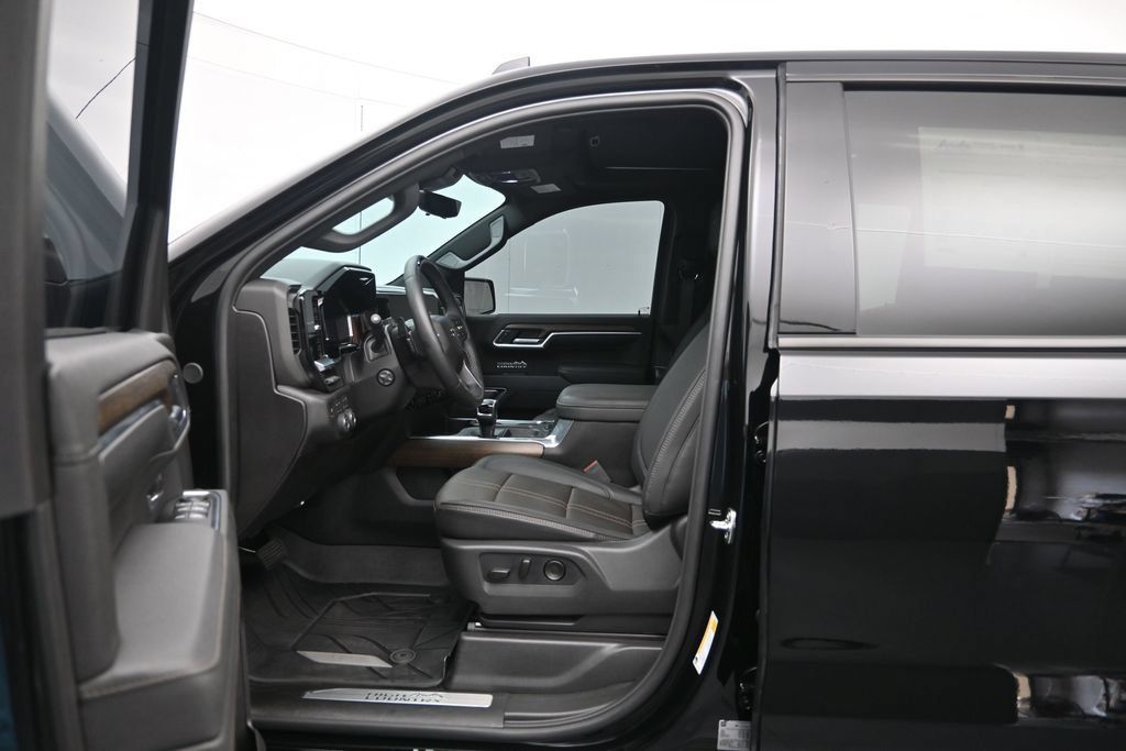 Used 2026 Chevrolet Silverado 1500 High Country w/ Midnight Edition AWD/4WD image 23