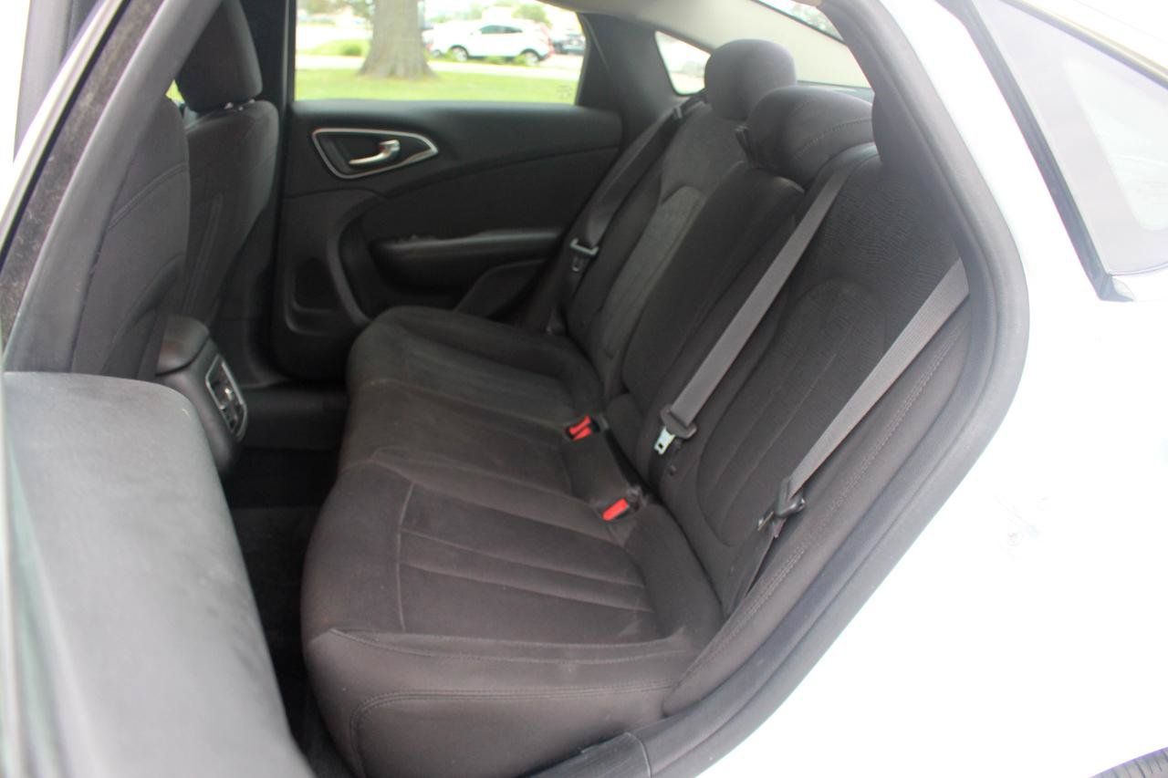 Used 2015 Chrysler 200 Limited w/ Convenience Group FWD image 33