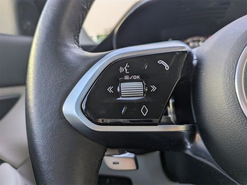 Used 2021 Jaguar E-PACE SE image 23