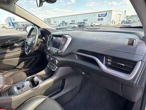 Used 2023 GMC Terrain AT4 image 29