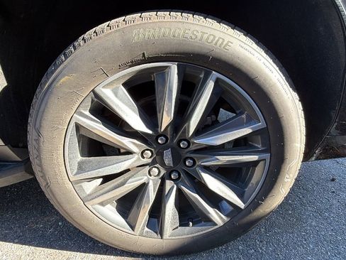 Used 2024 Cadillac Escalade ESV Sport w/ Touring Package image 41