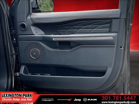 Used 2023 Ford Expedition Platinum AWD/4WD image 28