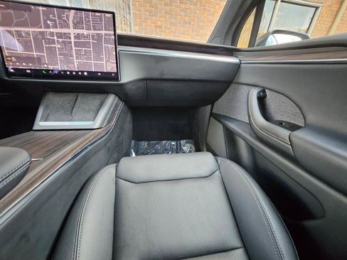 Used 2023 Tesla Model X image 58
