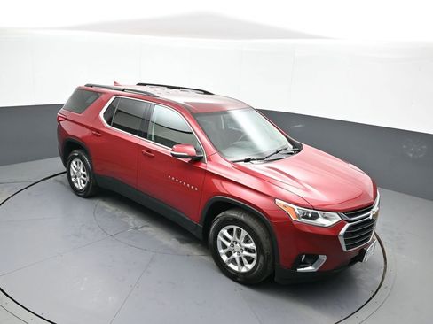 Used 2021 Chevrolet Traverse LT image 36