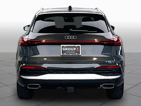 Certified 2025 Audi Q5 Premium AWD/4WD image 4