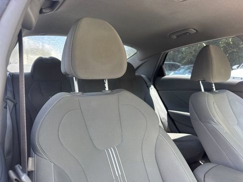 Used 2022 Hyundai Elantra SEL w/ Convenience Package FWD image 23