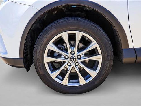 Used 2018 Toyota RAV4 Limited AWD/4WD image 9