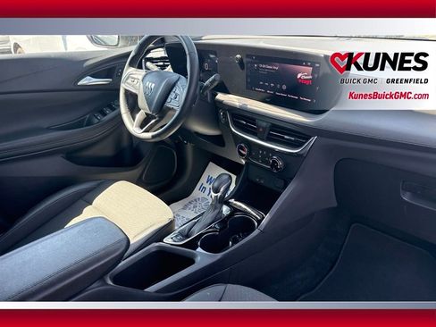 Used 2025 Buick Encore GX Preferred AWD/4WD image 45