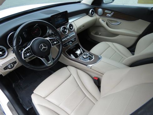 Used 2019 Mercedes-Benz C 300 4MATIC Sedan image 11
