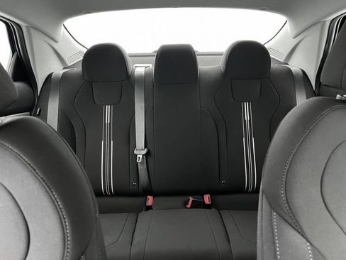 New 2025 Hyundai Elantra Hybrid FWD image 16