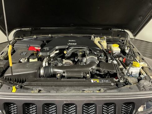 Used 2020 Jeep Wrangler Unlimited Sahara image 7