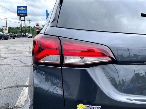 Used 2022 Chevrolet Equinox RS w/ Infotainment Package AWD/4WD image 35