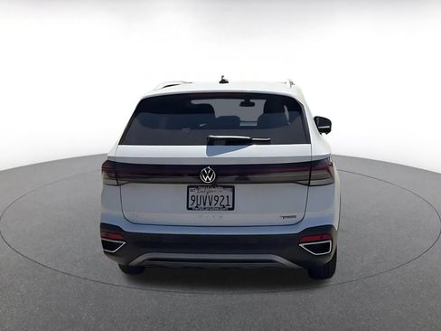 Used 2026 Volkswagen Taos SE AWD/4WD image 10