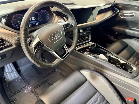 Used 2023 Audi e-tron GT Premium Plus w/ Performance Package image 9