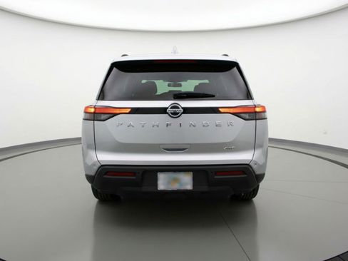 Used 2025 Nissan Pathfinder SV image 7