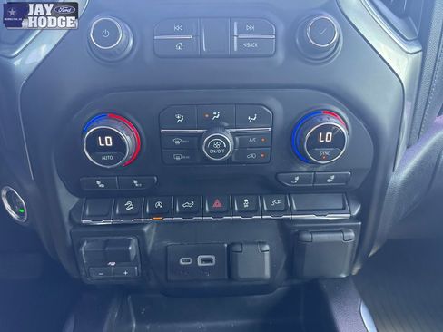 Used 2021 Chevrolet Silverado 1500 LT Trail Boss w/ Convenience Package II AWD/4WD image 16